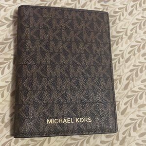 Micheal kors card wallet